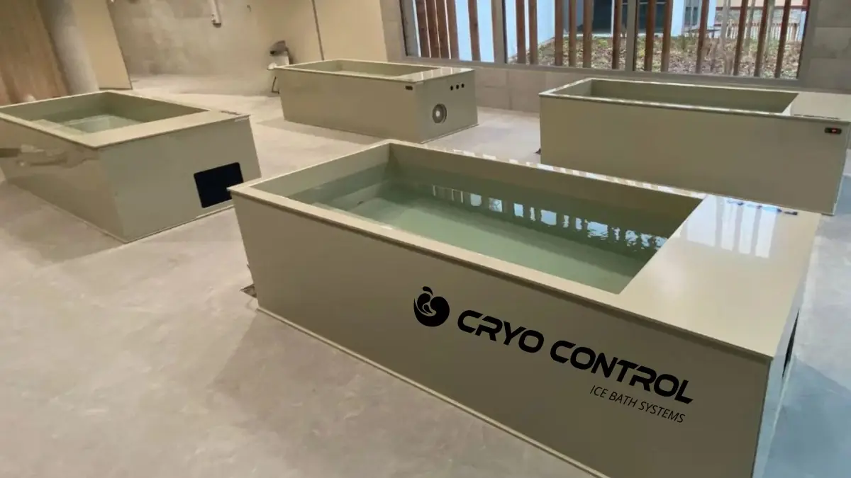 Bains froids professionnels Cryo Control installés dans une salle de récupération, photo du client