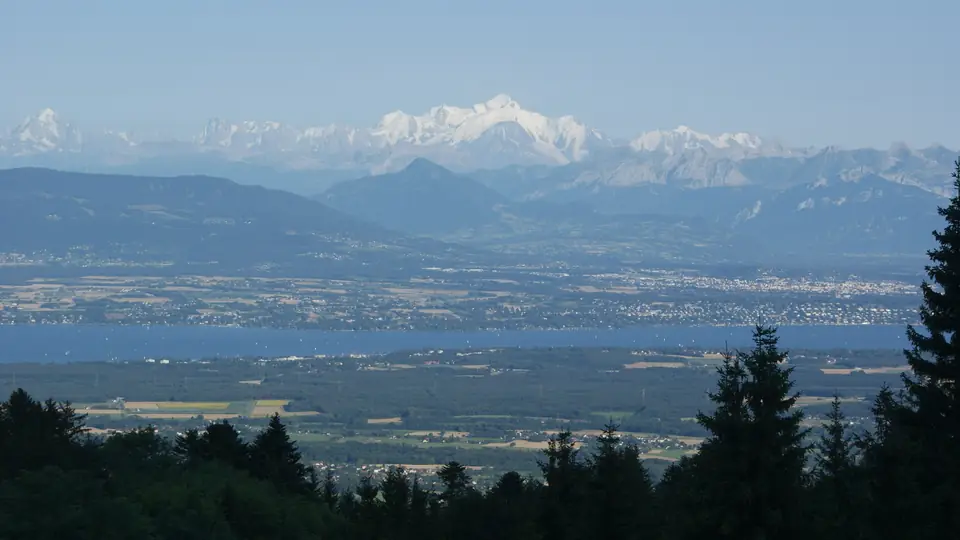 Le bassin genevois vu des monts du Jura