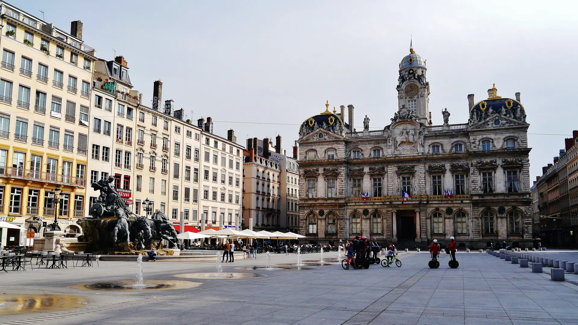 La place des Terreaux et l'hôtel de ville